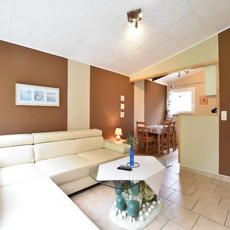 Quaint Bungalow Near Insel Poel With Garden Exterior photo
