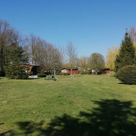 Quaint Bungalow Near Insel Poel With Garden Exterior photo