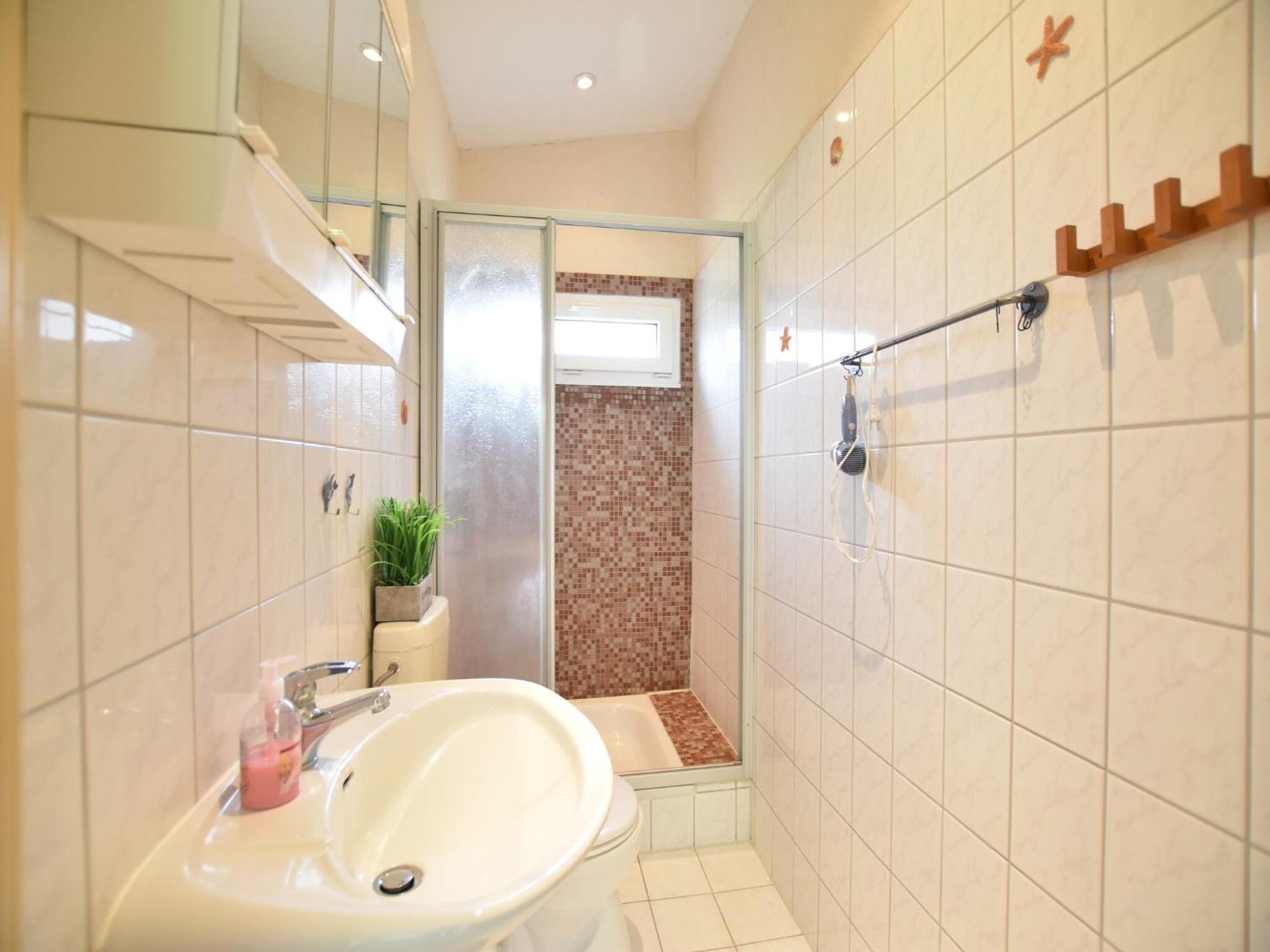 Quaint Near With Garden Poel